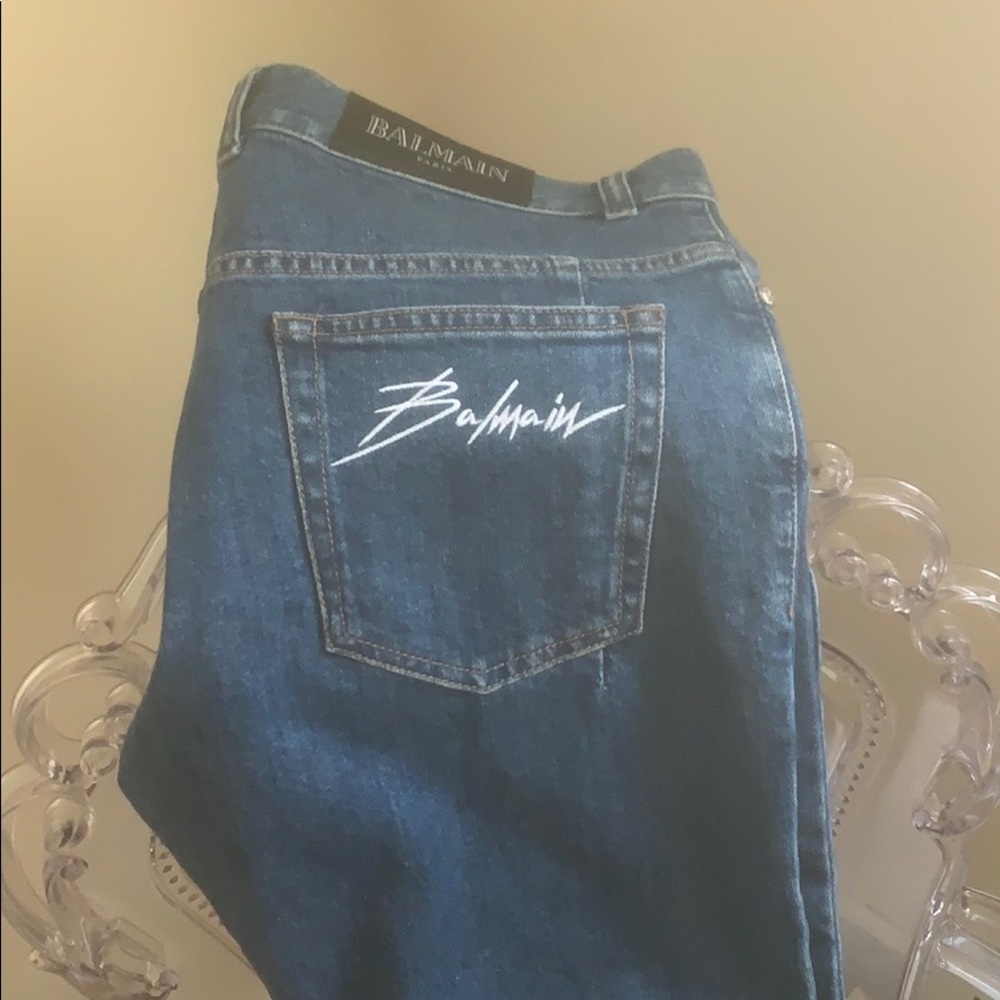 Balmain - Picture 5 of 6